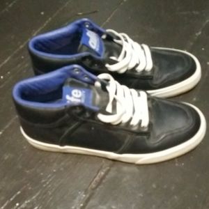 Alife black leather sneakers in perfect condition